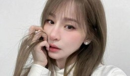 娱乐吃瓜王心凌是谁啊,她是如何成为娱乐圈焦点人物的？