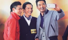 娱乐大爆料向华强是谁啊,揭秘向华强背后的传奇人生