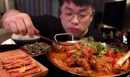 外卖小哥爆料骨头汤视频,揭秘网红骨头汤背后的真相！