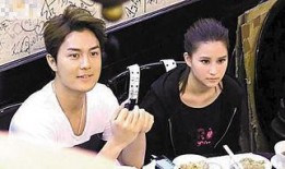 圈内爆料何超莲视频最新,圈内爆料背后的真相揭秘