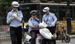 交警爆料行凶视频大全,行凶视频大全，惊心动魄的瞬间回顾